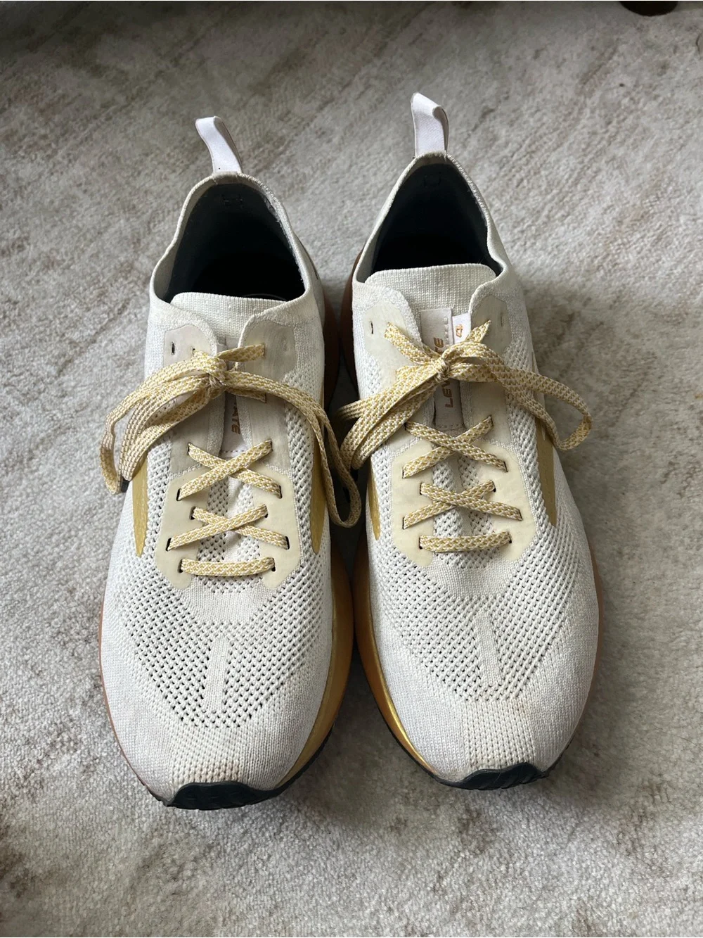 Brooks Levitate 4 Victory Edition Size 9